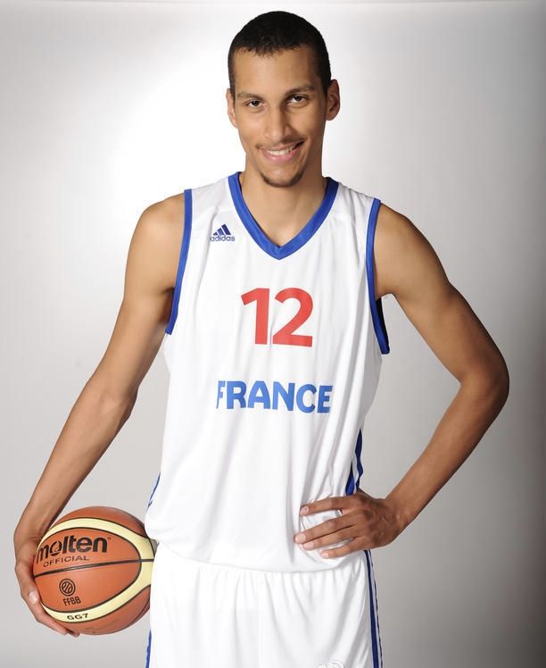  克里夫兰骑士迎法甲关键赛，赛后止住颓势，引发热议，球探报告显示潜力