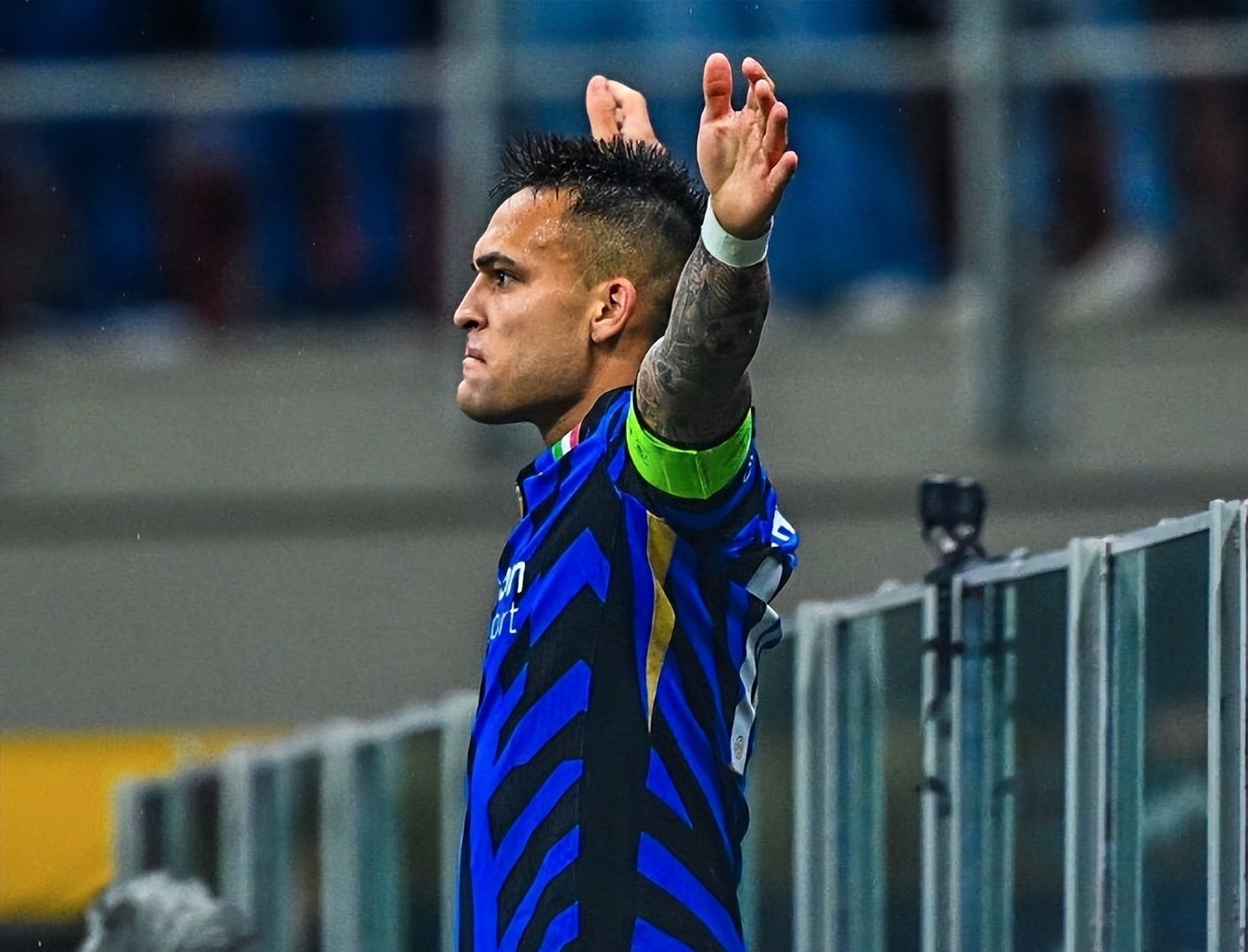 包含意甲赛前再迎强敌，AC米兰迎来里程碑，主帅态度：媒体盛赞，训练强度明显提升的词条-开云平台