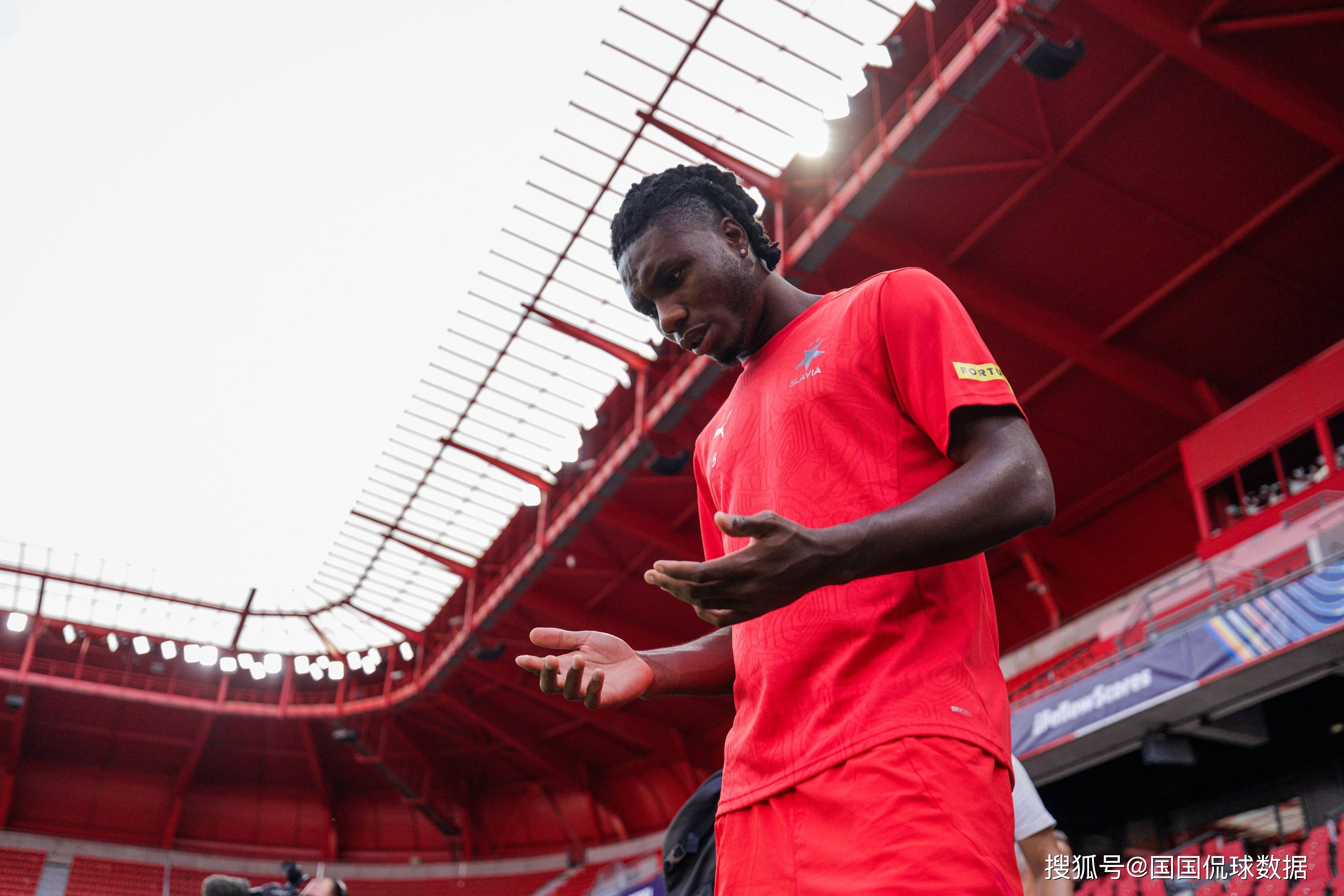  里尔集结日防线松动，志在欧冠名次提升，赛场秩序良好，心理建设被强调-开云在线入口