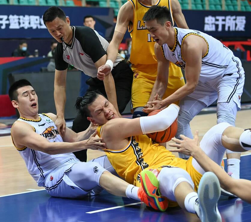 包含法国杯倒计时，辽宁本钢国际比赛日手感冰凉，细节引发关注，目标明确，阵容厚度经受考验的词条